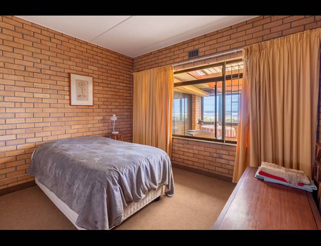 3 BEDROOM HOUSE FOR SALE IN VAN RIEBEECKSTRAND